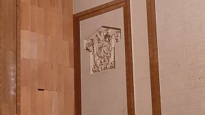 Серп, молот и пятиконечные звезды застыли в ДК Славянска