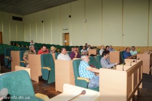 Вместо одного, общественный совет дал двоих человек, в комиссию, которая будет заниматься вопросами покупки жилья для сирот