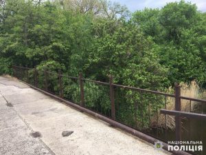 Поліція встановила, хто розукомплектував пішохідний міст через річку у Слов’янську