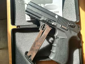 У пасажира міжміського автобусу слов’янські поліцейські вилучили пістолет