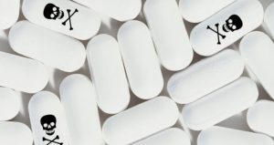 В Украине подделывали самое популярное лекарство от рака: что известно