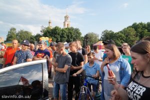 Автозвук и джаз в центре Славянска