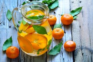 Рецепты приготовления полезной и вкусной воды из фруктов и трав