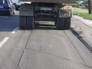 Под Славянском временно ограничили движение большегрузного транспорта