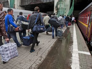 Печальная статистика: украинцы массово покидают страну