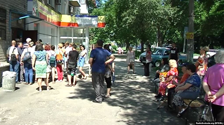 Росія вперше видала жителям Донбасу паспорти за спрощеною процедурою