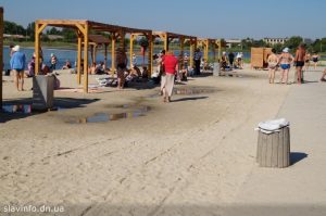 Земля, на которой построен пляж на Вейсовом – это земля города, – городской голова