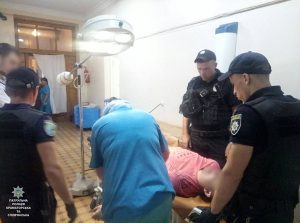 В Краматорске патрульные вместе с медиками помешали попытке самоубийства