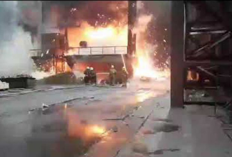 В Мариуполе произошла авария на меткомбинате Ильича: 2000 тонн раскаленного чугуна вылилось в цех