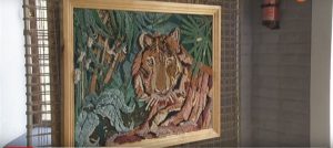 Супруги из Мариуполя создают уникальные картины из необычных материалов