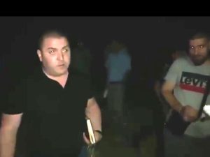 Видео конфликта на полях Славянского аграрного колледжа. Начальник уголовного розыска: «Вы  препятствуете законным действиям по сбору урожая»