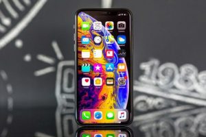 Apple випустила новий iPhone «для бідних» без сканера особи Face ID та інших особливостей