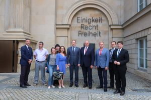 «Нужно, в первую очередь, вернуть людей в Украину» – Олег Зонтов