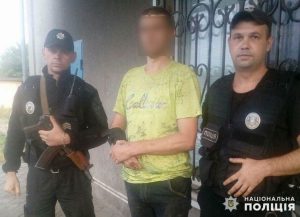 Завдяки оперативному реагуванню поліцейських у Слов’янську вранці було затримано вуличного грабіжника