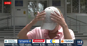 В Славянске нардепа Королевскую обсыпали мукой