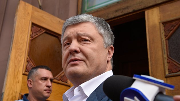 Суд обязал СБУ расследовать возможный захват власти Порошенко