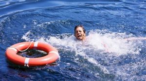 Корисні поради: Як врятувати себе або людину, яка тоне?