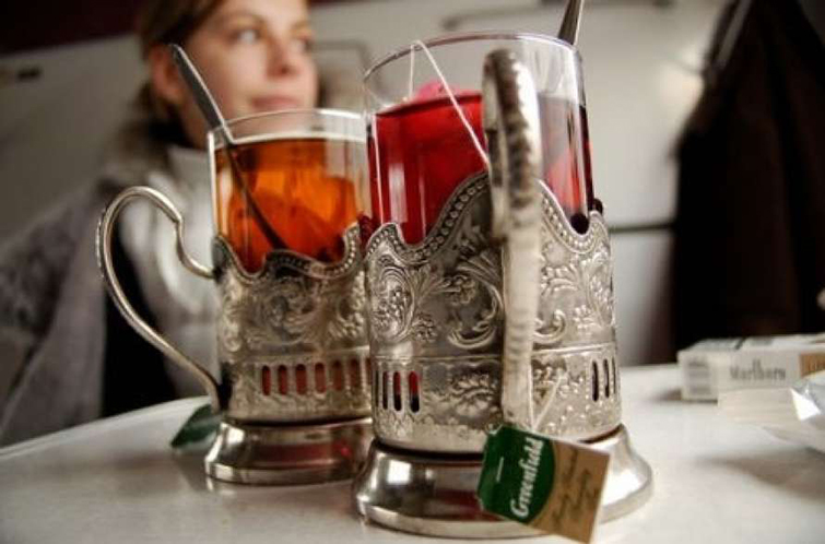 Гулять так гулять: Укрзализныця купила стаканы по 2000 гривен