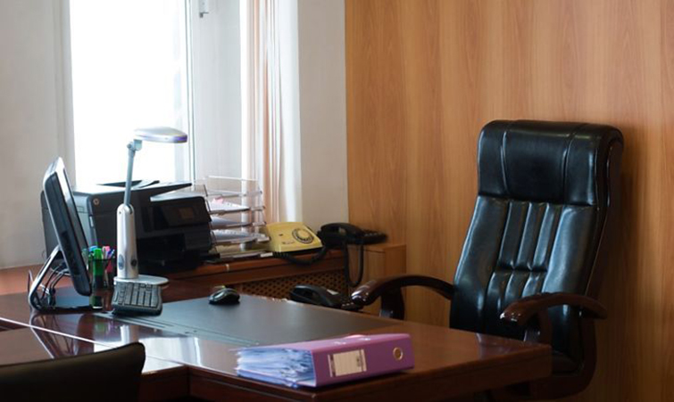 Владимир Зеленский уволил еще пятерых руководителей районов Донбасса