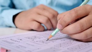 Тестовые задания на русском языке запросили почти 11% участников ВНО по физике, и от 3,4% до 8,6% по другим предметам