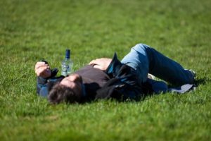 Нелегальную водку в Украине продают в 5 раз дешевле — СМИ