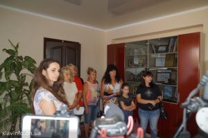 Люди прийшли вимагати щоб вирішили проблему з підтопленням їх осель