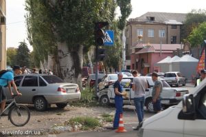 ДТП у центрі Слов’янська: два розбитих авто і один постраждалий