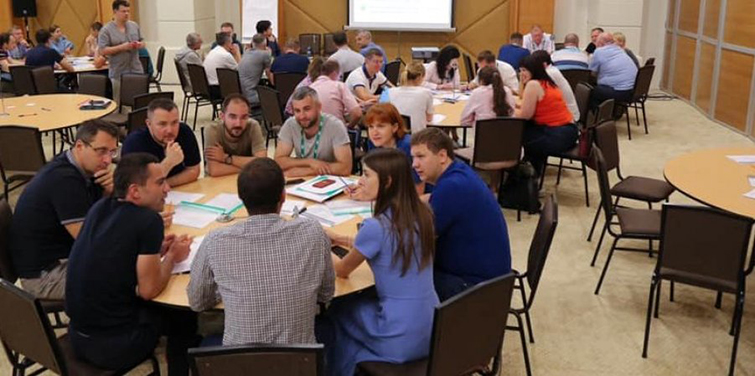 В “Слуге народа” определились, кто возглавит ВР и комитеты