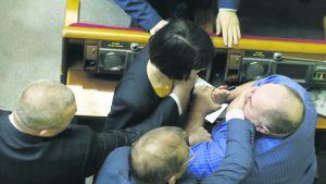 Чем займутся партии и их лидеры, не попавшие в новый парламент