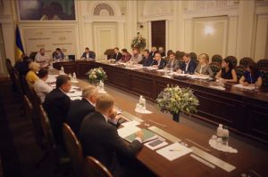 Новоизбранные депутаты получат удостоверения на торжественном заседании Рады