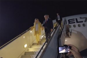 Жена Нетаньяху выбросила “хлеб-соль” в Киеве