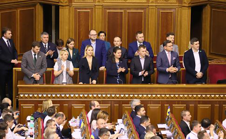 “55% были на госслужбе при предыдущей власти, 30% связаны с крупным капиталом”: новый Кабмин в цифрах