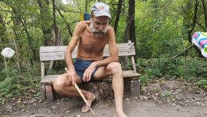 Фотограф из Славянска шесть месяцев в году проводит в лесу отшельником