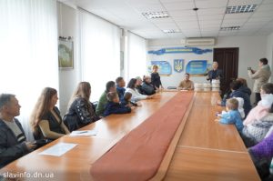 У Слов’янську вітали прийомних батьків на честь Дня усиновлення