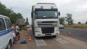 На дорогах Украины будут автоматически взвешивать авто