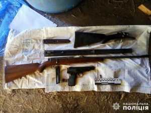 Житель Лиманского района выдал полиции оружие