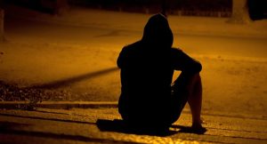 В Славянске дети сами в ночное время гуляли на улице