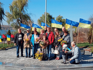 В «Сквере памяти» высадили тысячи тюльпанов