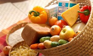 Доллар подешевел, а продукты подорожали: с чем это связано