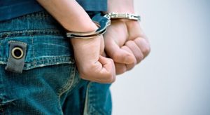 Двум 15-летним девушкам грозит до 7 лет тюрьмы за разбойное нападение на подругу