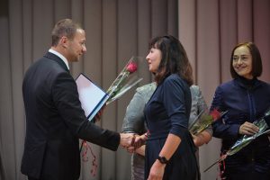 Павел Кириленко поздравил педагогов с их профессиональным праздником