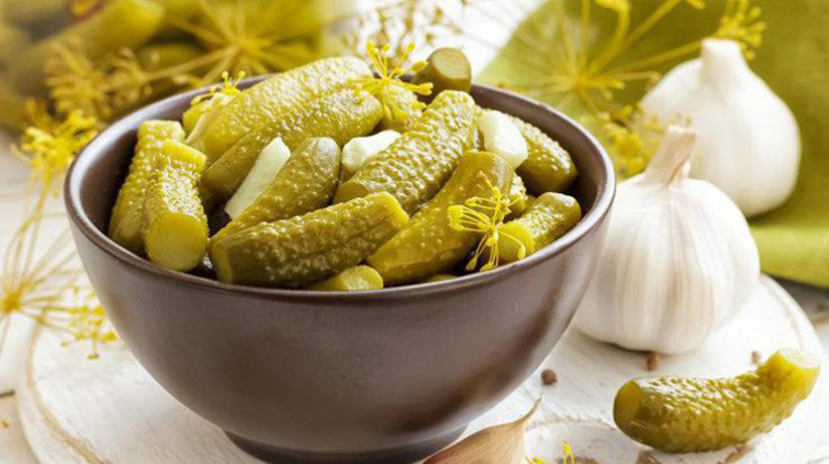 Чем полезны соленые огурцы