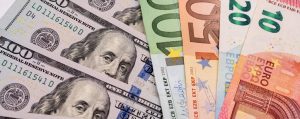 С 5 ноября украинцы смогут покупать валюту в неограниченном количестве и без паспорта