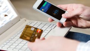ПриватБанк застерігає українців від шахрайських розіграшів “від Президента”