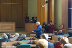 Чергова криза на сесії: частина депутатів пішла