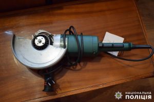 Житель Николаевки на несколько дней взял у своего знакомого “болгарку” и продал. Пострадавшему помогла полиция.