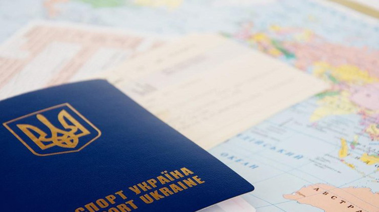 Запрет на выезд из Украины: кого не выпустят из страны