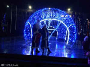 Куля на Соборній площі засвітилася