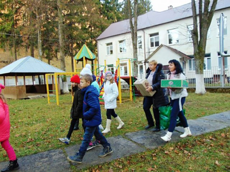 В Украине готовятся ликвидировать все детдома и интернаты