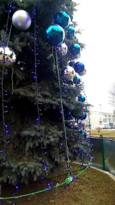 В Дружковке с новогодней елки украли шары